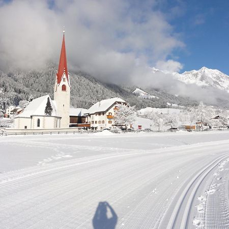 Hotel Messnerwirt Anterselva di Mezzo Exterior photo